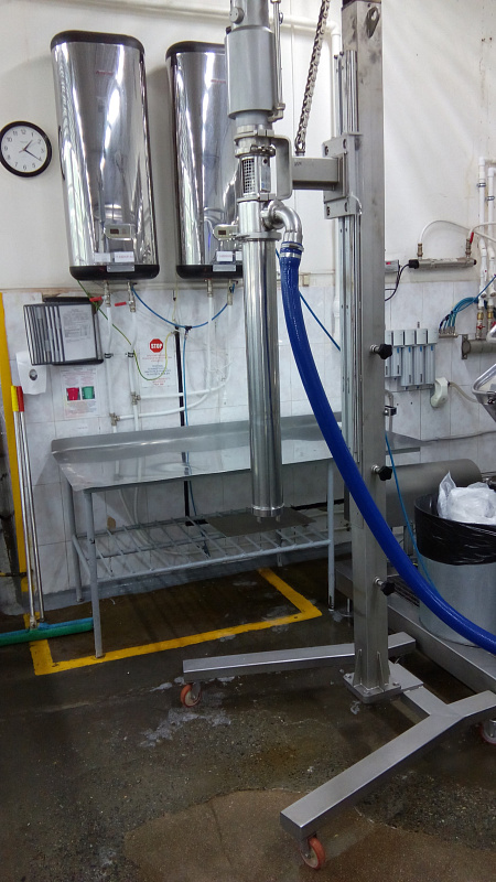 Поршневой насос CSF Inox с поъемником